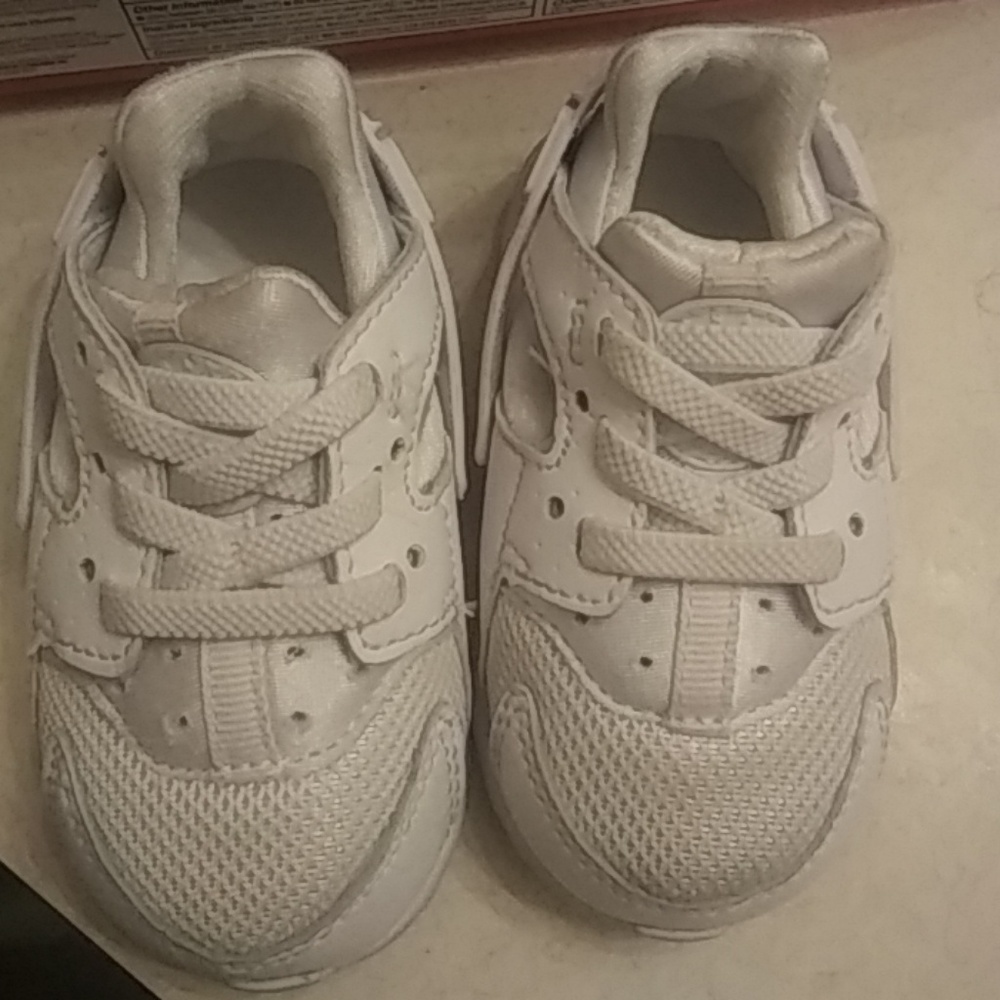 Toddler White Nike Huarache Run (TD)